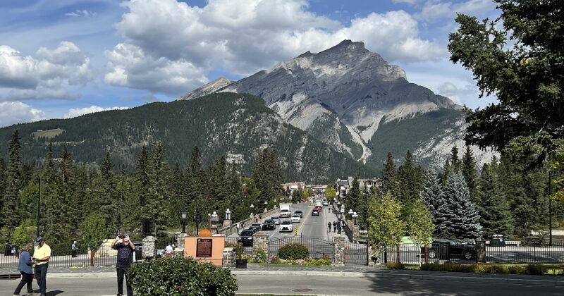 2023.09.11 Banff Cascade of Time Garden (360)