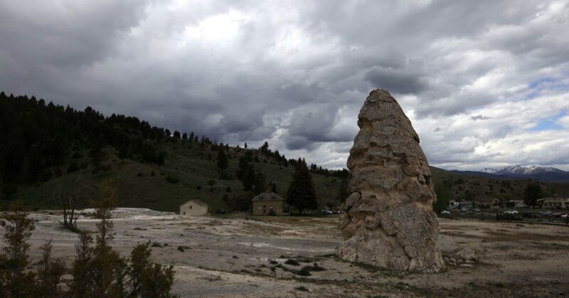 2023.05.28 Mammoth Hot Springs (360)